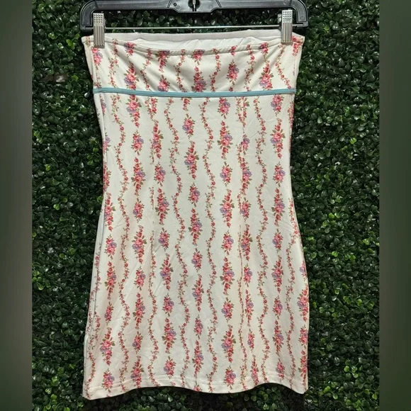 EDIKTED JULES PRINT STRAPLESS MINI DRESS - Picture 6 of 14